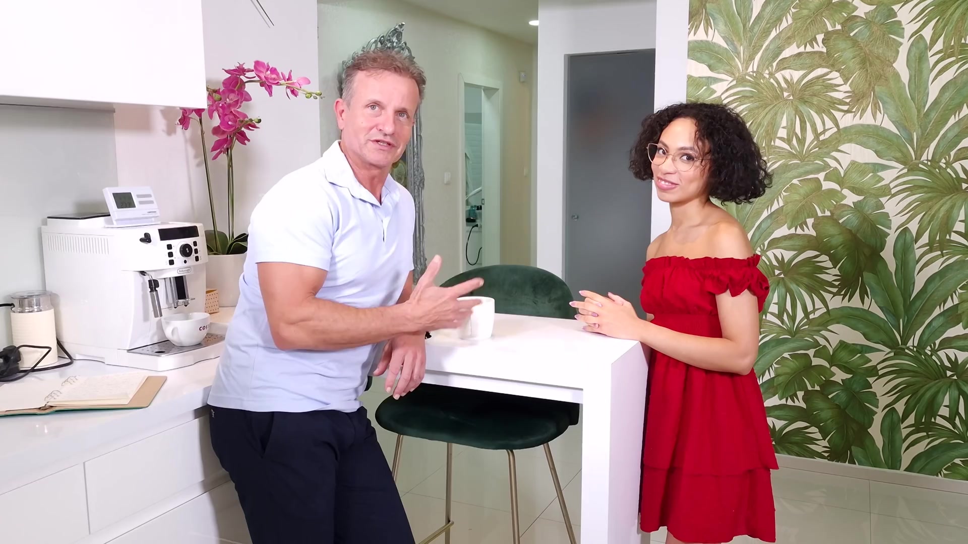 Making of George is a magnet for young pussies